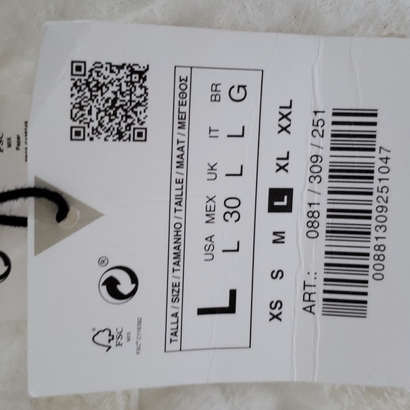 NWT ZARA- ROMPER WITH FLORAL EMBROIDERY - Picture 7 of 8